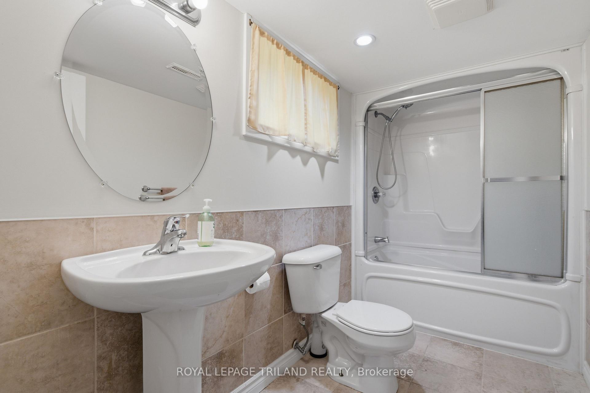 Photo 18 of 132 Oak Street, London, East M — HOMEH
