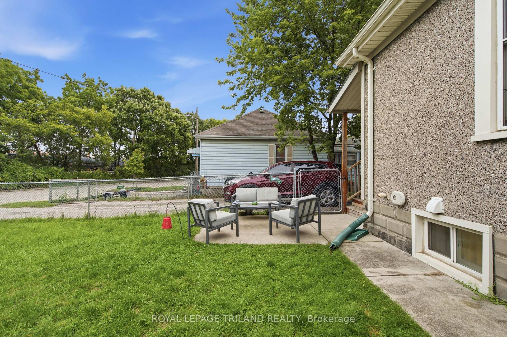 Photo 21 of 132 Oak Street, London, East M — HOMEH