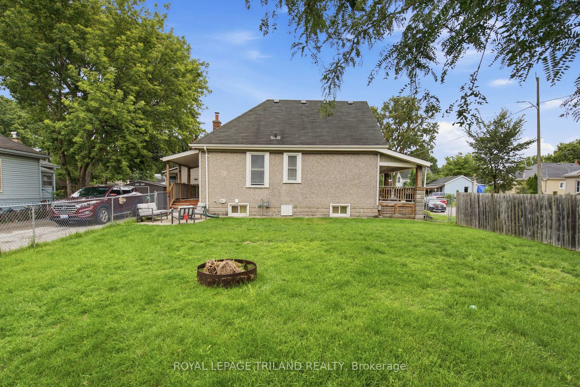 Photo 23 of 132 Oak Street, London, East M — HOMEH