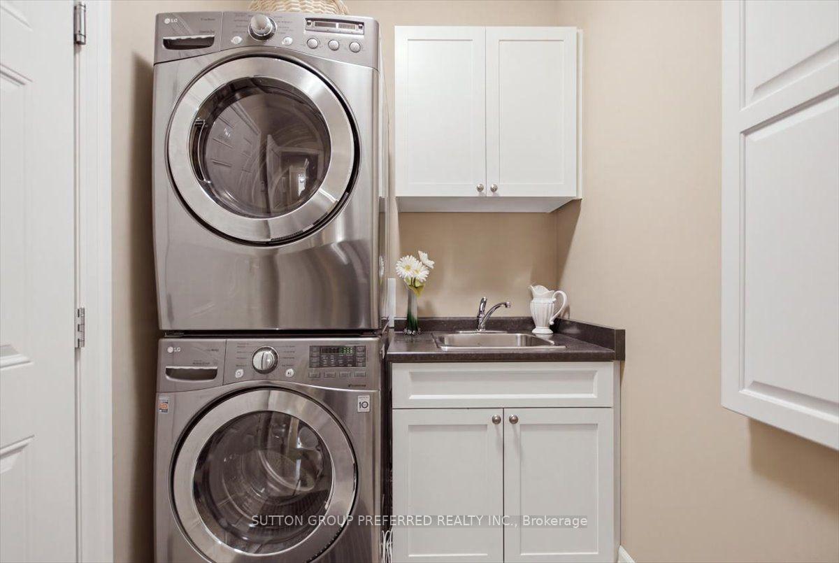 Photo 11 of Unit 63, 725 Eagletrace Drive, London, North R — HOMEH