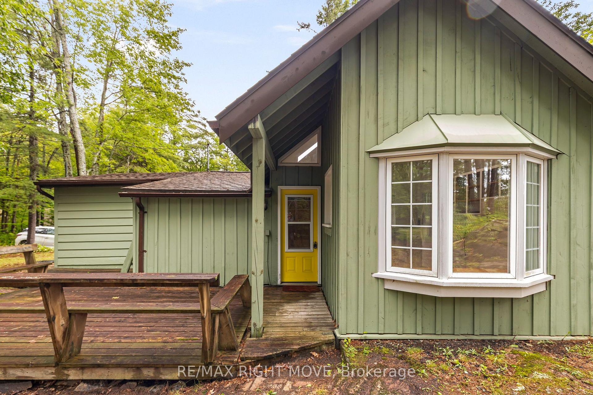 Photo 4 of Unit 1, 1041 1700 Road, Gravenhurst, Morrison — HOMEH