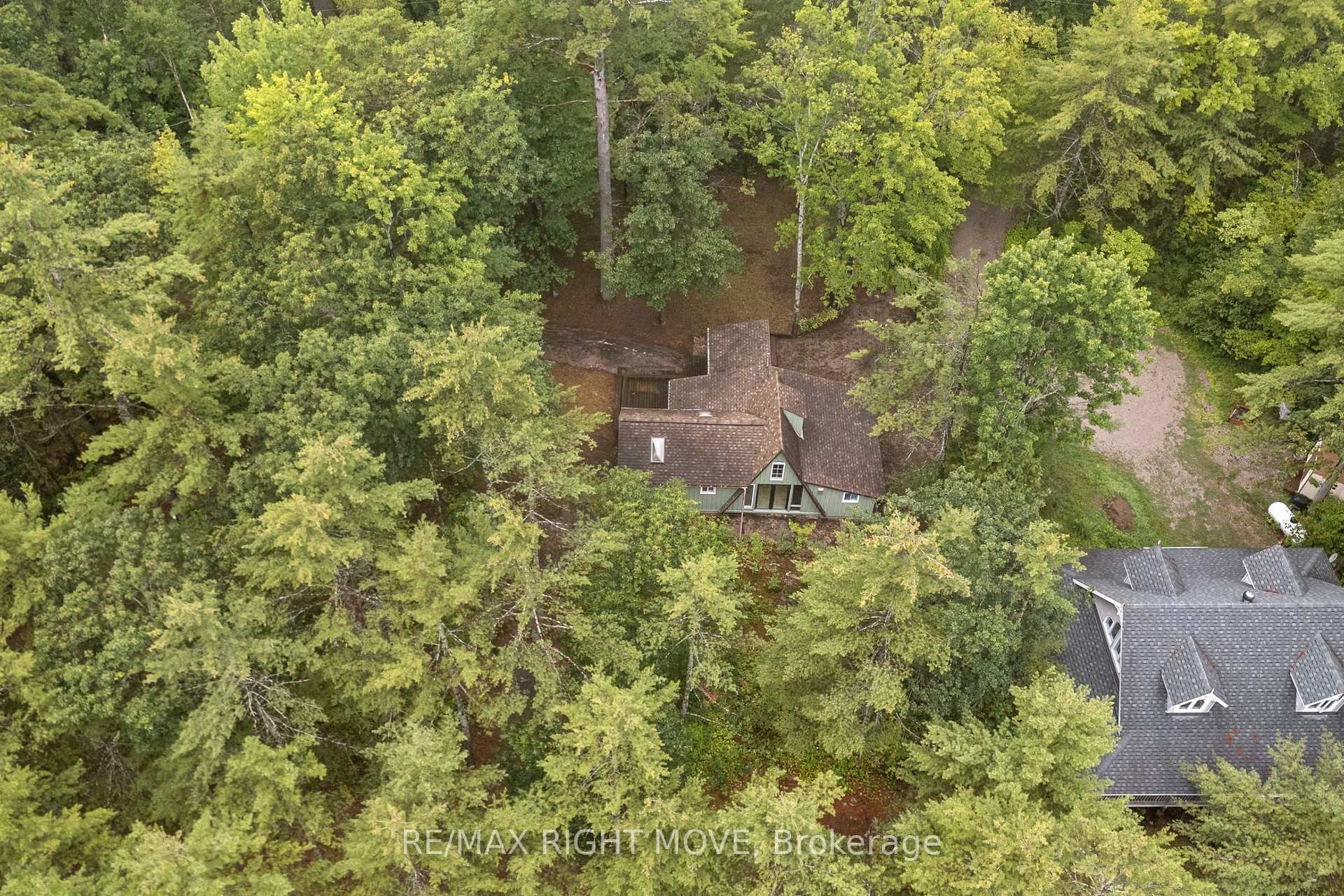 Photo 29 of Unit 1, 1041 1700 Road, Gravenhurst, Morrison — HOMEH