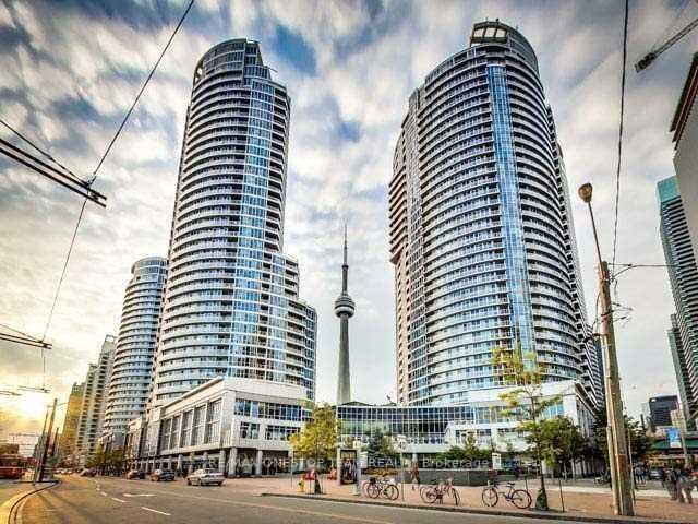 Front of Unit 3305, 8 York Street