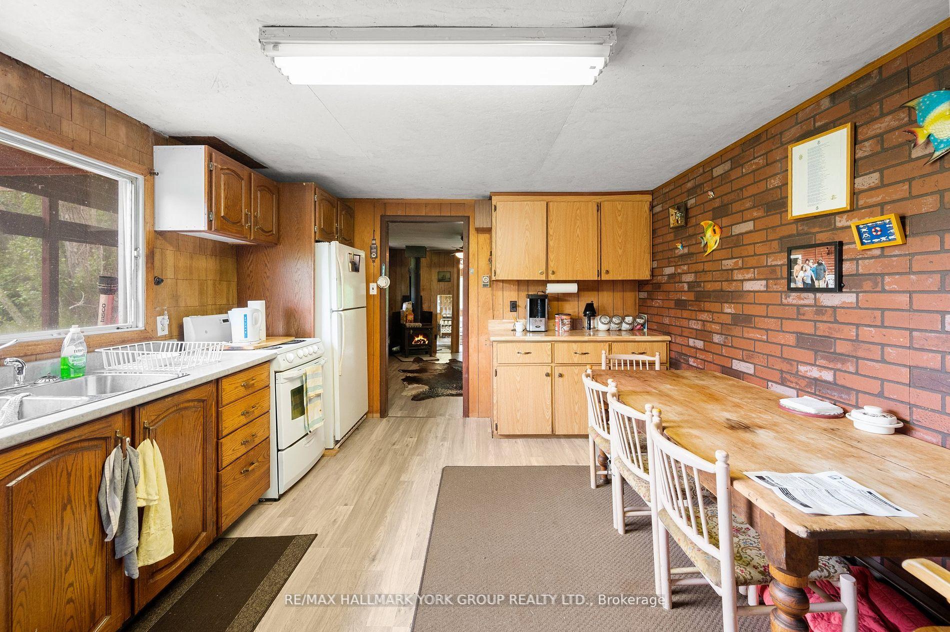 Photo 6 of 40630 Shore Road, Brock, Beaverton — HOMEH