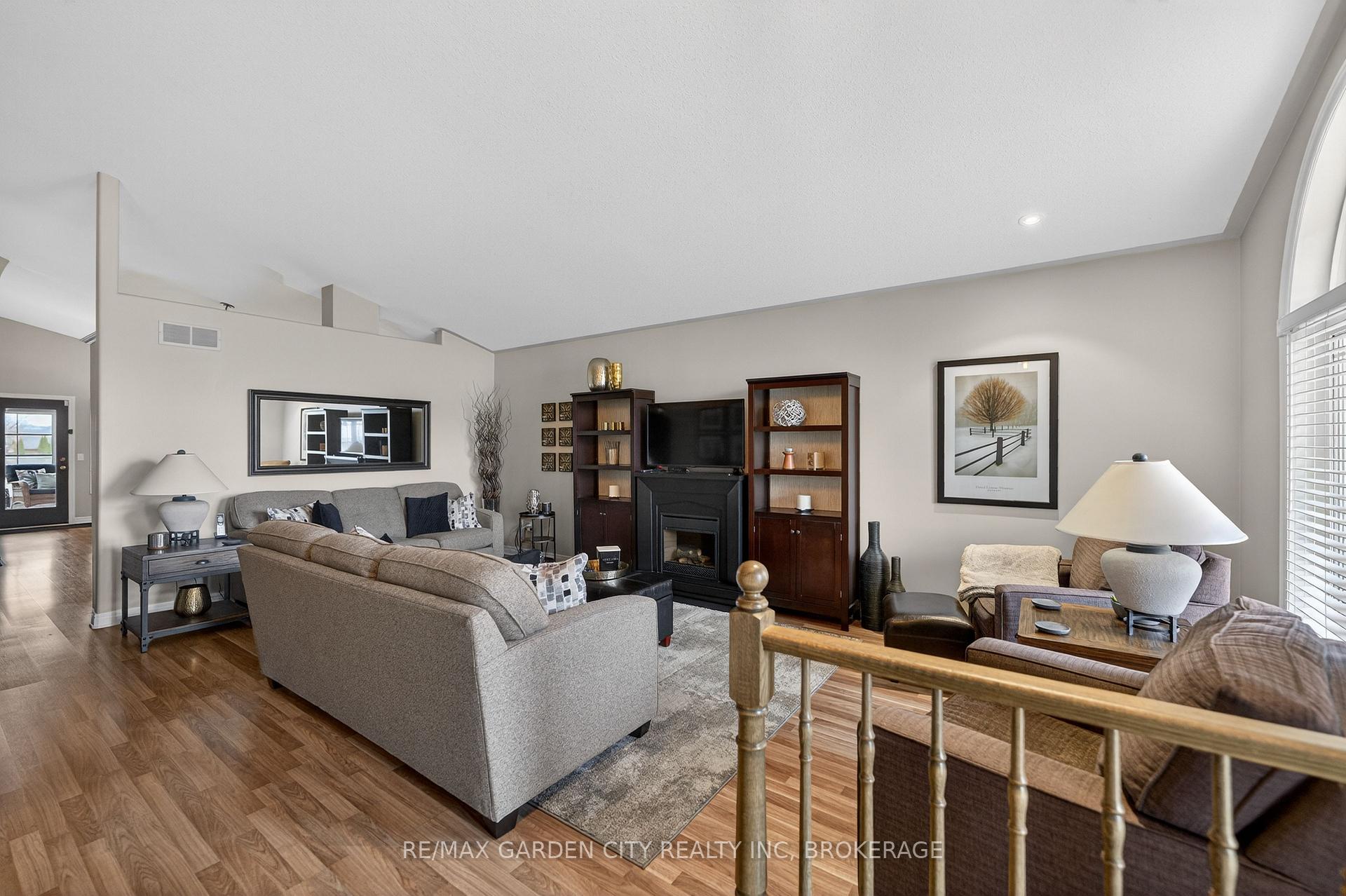 Photo 8 of 7059 Parkside Road, Niagara Falls, Forestview — HOMEH