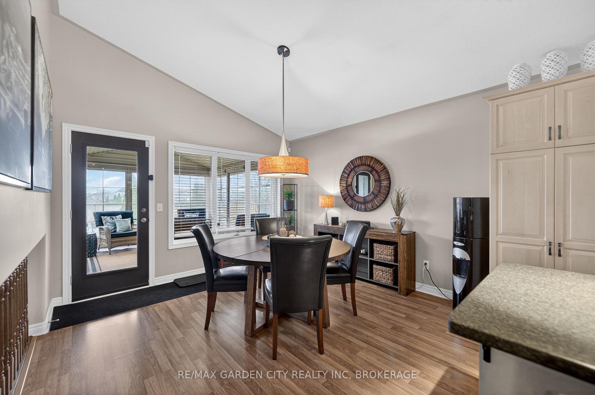 Photo 15 of 7059 Parkside Road, Niagara Falls, Forestview — HOMEH