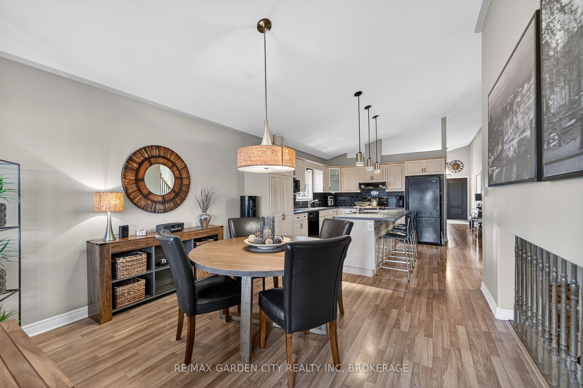 Photo 16 of 7059 Parkside Road, Niagara Falls, Forestview — HOMEH
