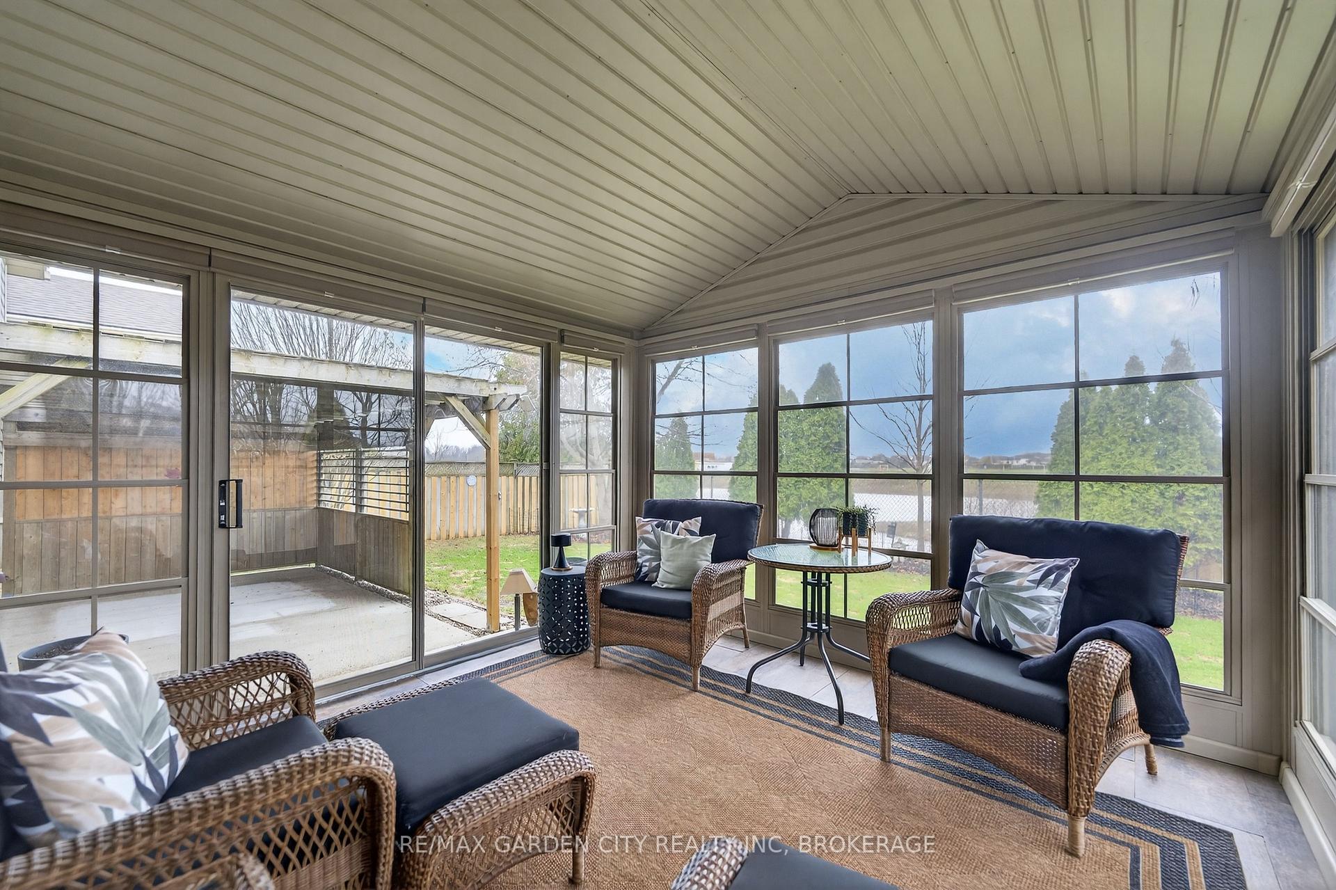 Photo 19 of 7059 Parkside Road, Niagara Falls, Forestview — HOMEH