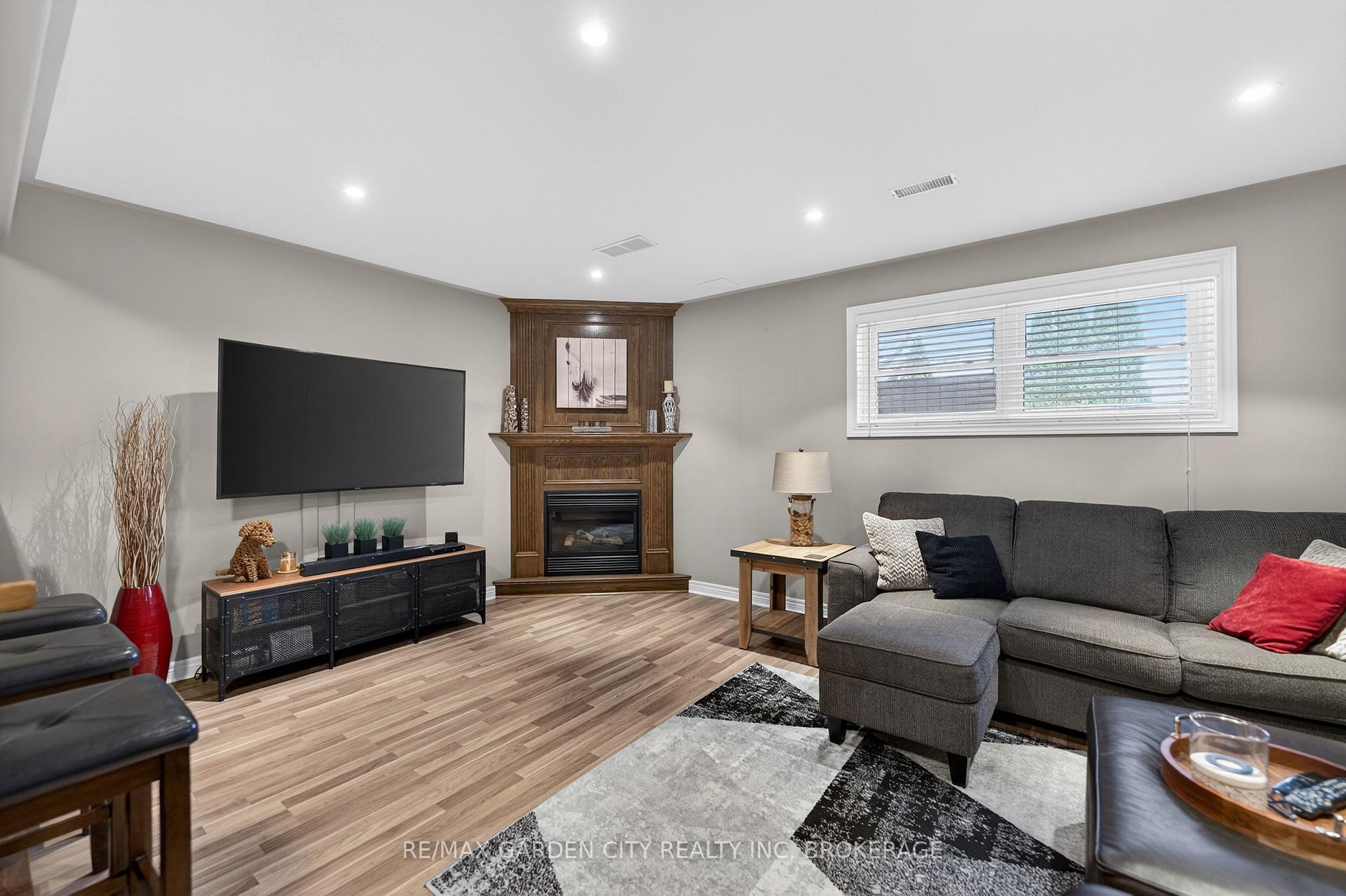 Photo 24 of 7059 Parkside Road, Niagara Falls, Forestview — HOMEH