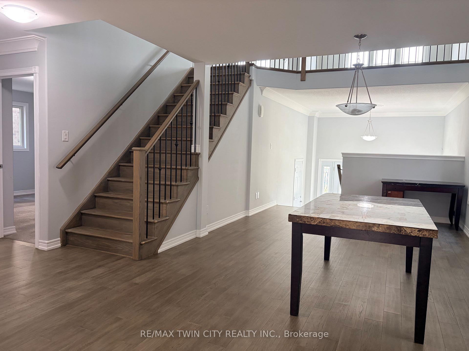 Photo 5 of 613 Lemay Grove, Peterborough, Monaghan Ward 2 — HOMEH