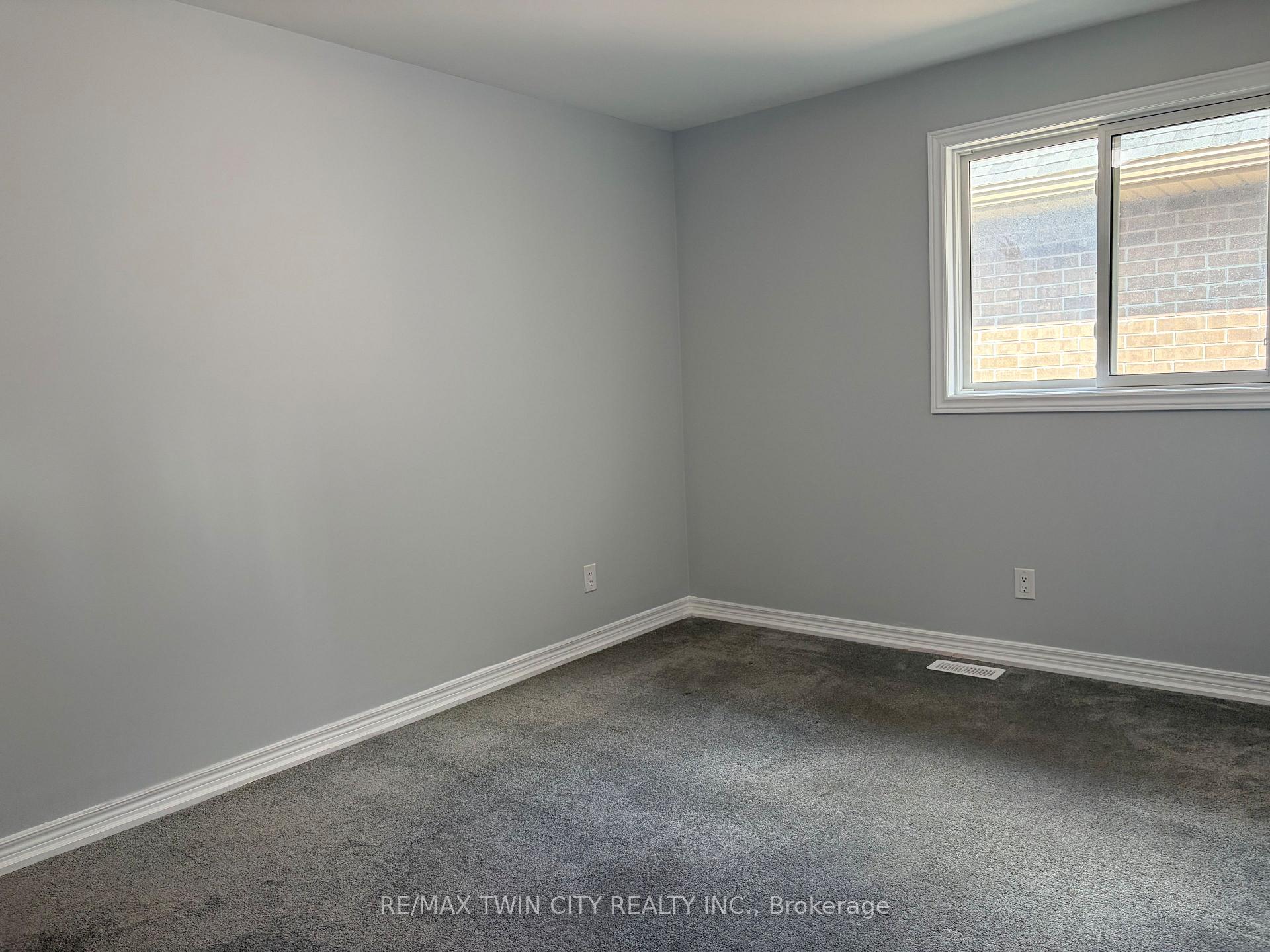 Photo 8 of 613 Lemay Grove, Peterborough, Monaghan Ward 2 — HOMEH