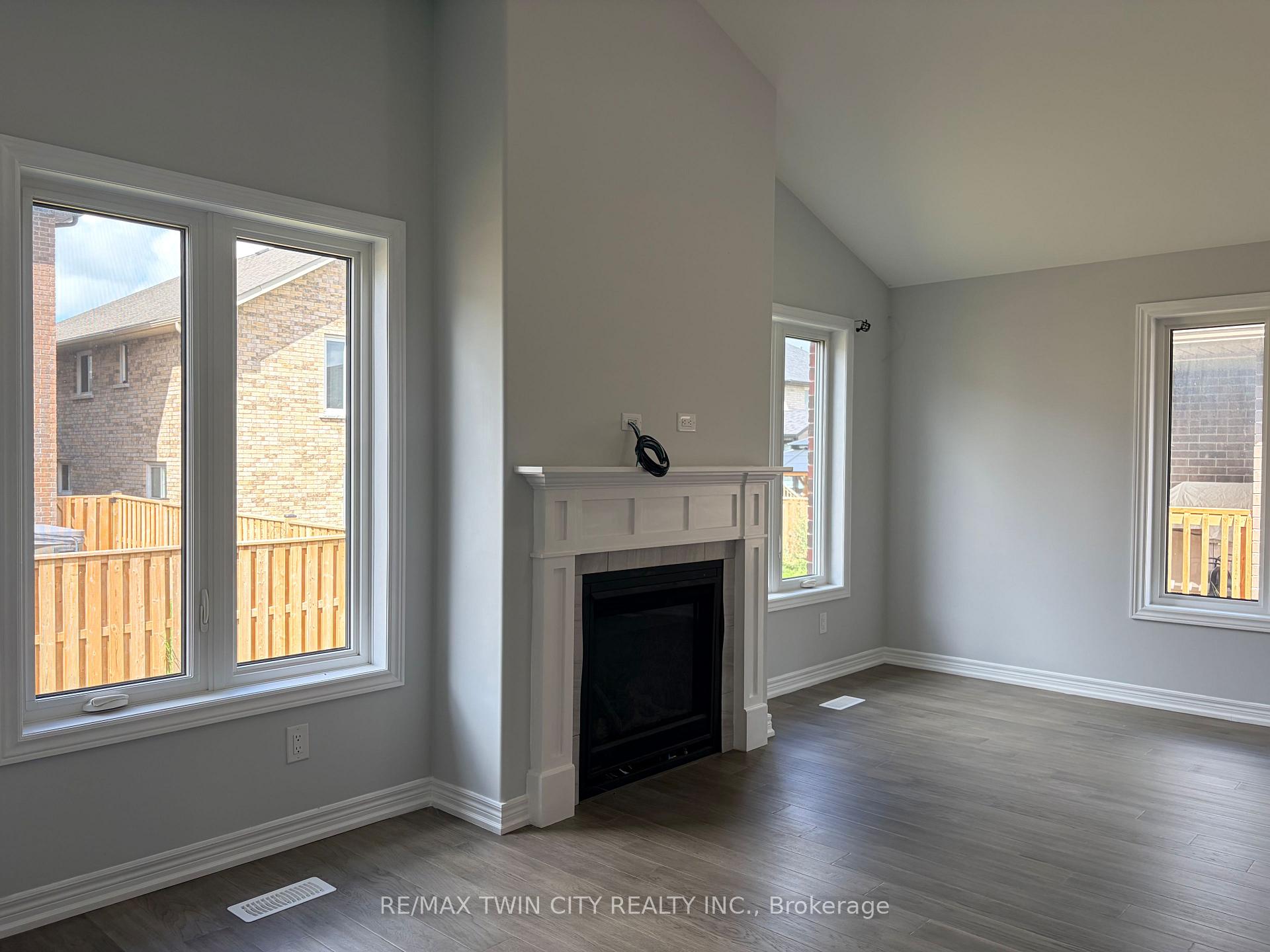 Photo 12 of 613 Lemay Grove, Peterborough, Monaghan Ward 2 — HOMEH