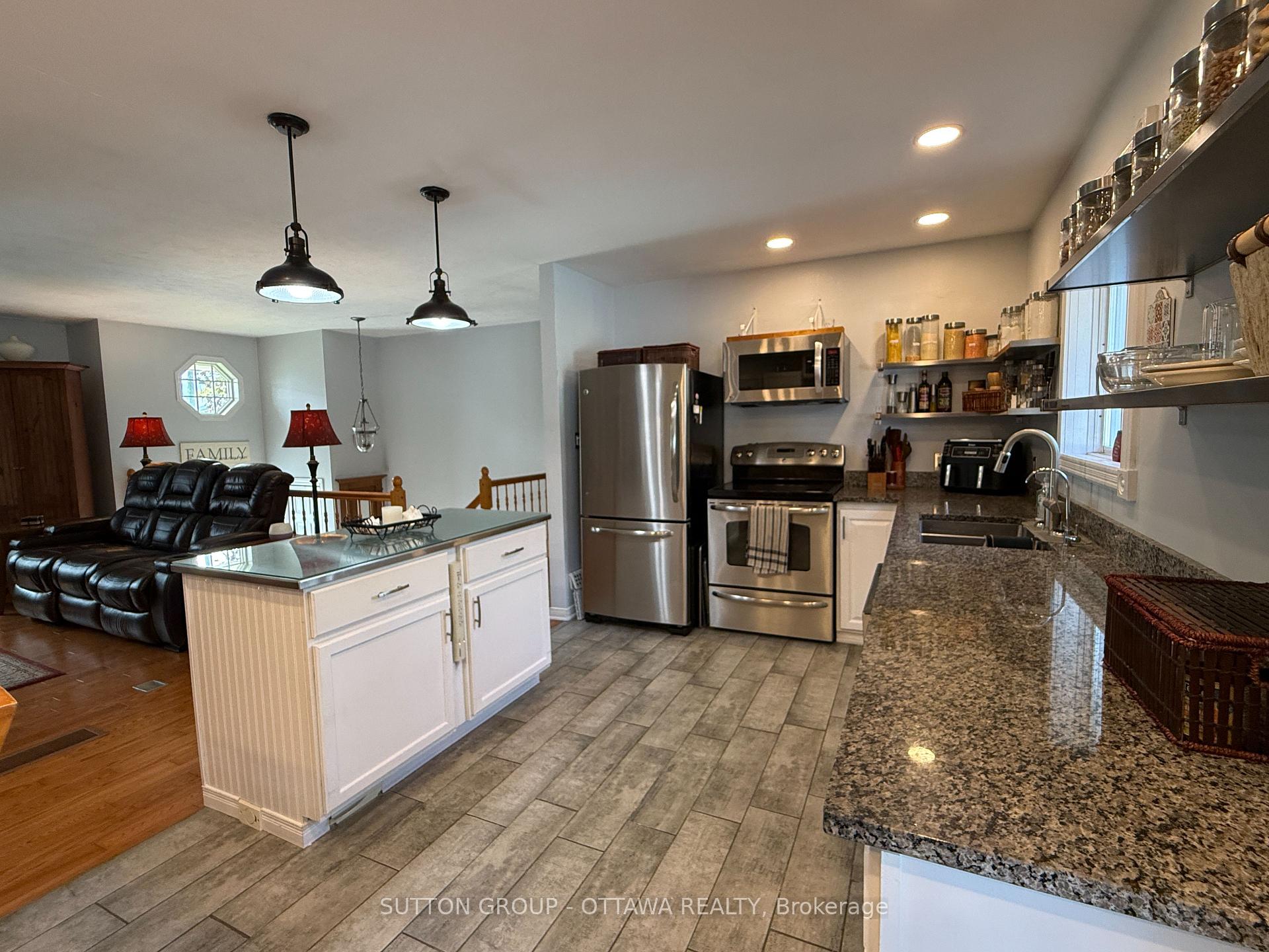 Photo 15 of 1629 Morris Street, Cornwall, Cornwall — HOMEH