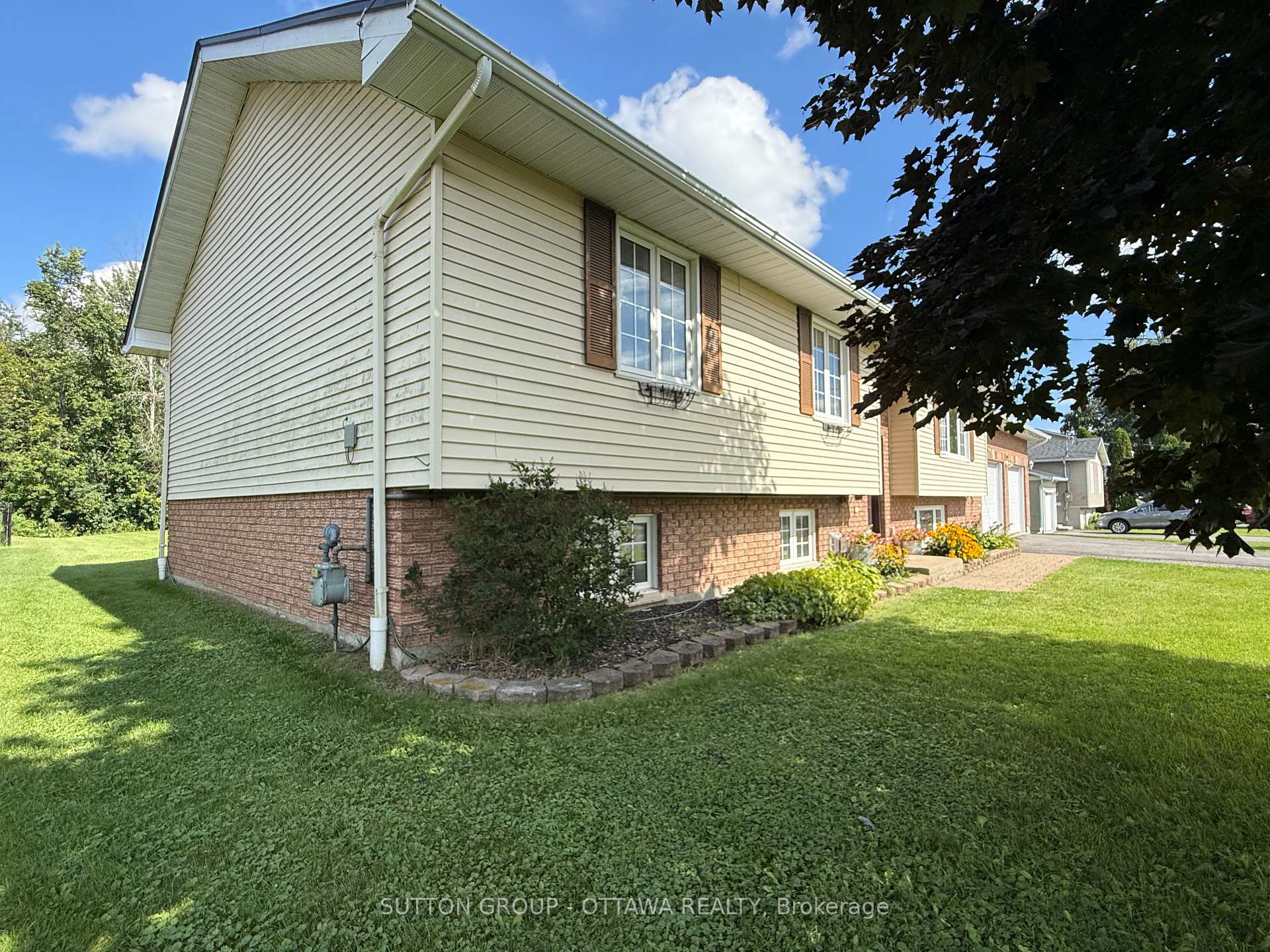 Photo 34 of 1629 Morris Street, Cornwall, Cornwall — HOMEH