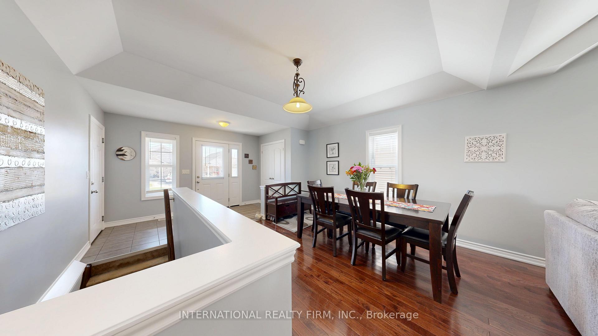 Photo 8 of 438 Stirling Way, Cobourg — HOMEH