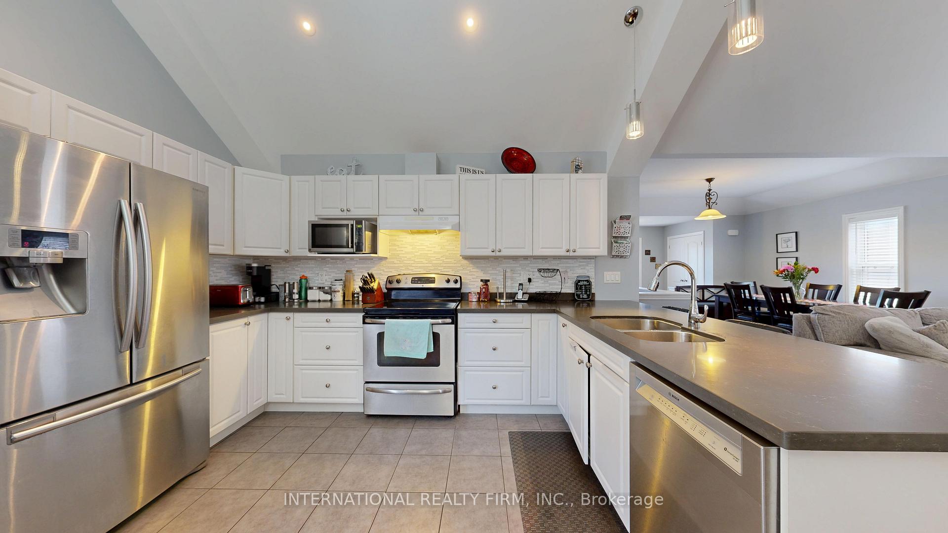 Photo 14 of 438 Stirling Way, Cobourg — HOMEH