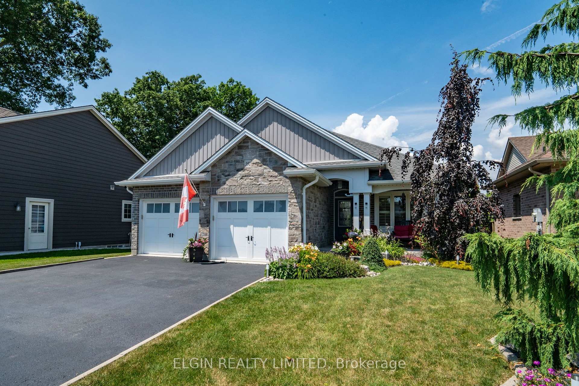 Photo of 392 Larry Street