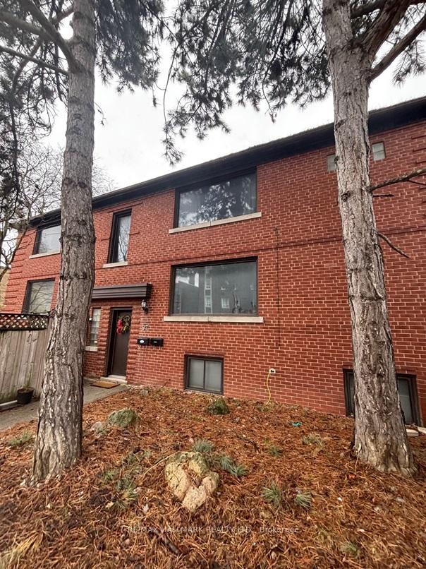 Photo of 97 Oriole Parkway
