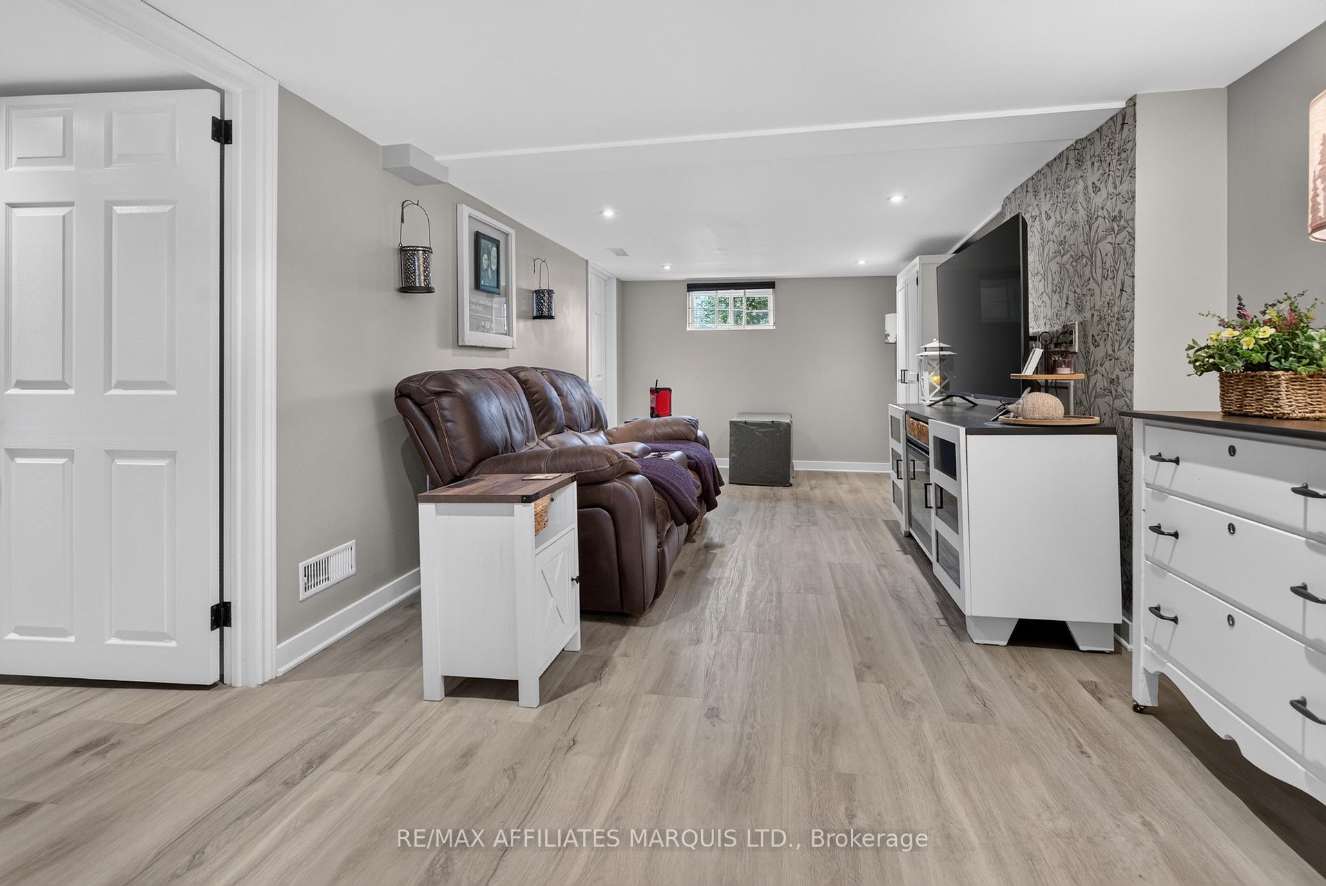 Photo 33 of 412 York Street, Cornwall, Cornwall — HOMEH