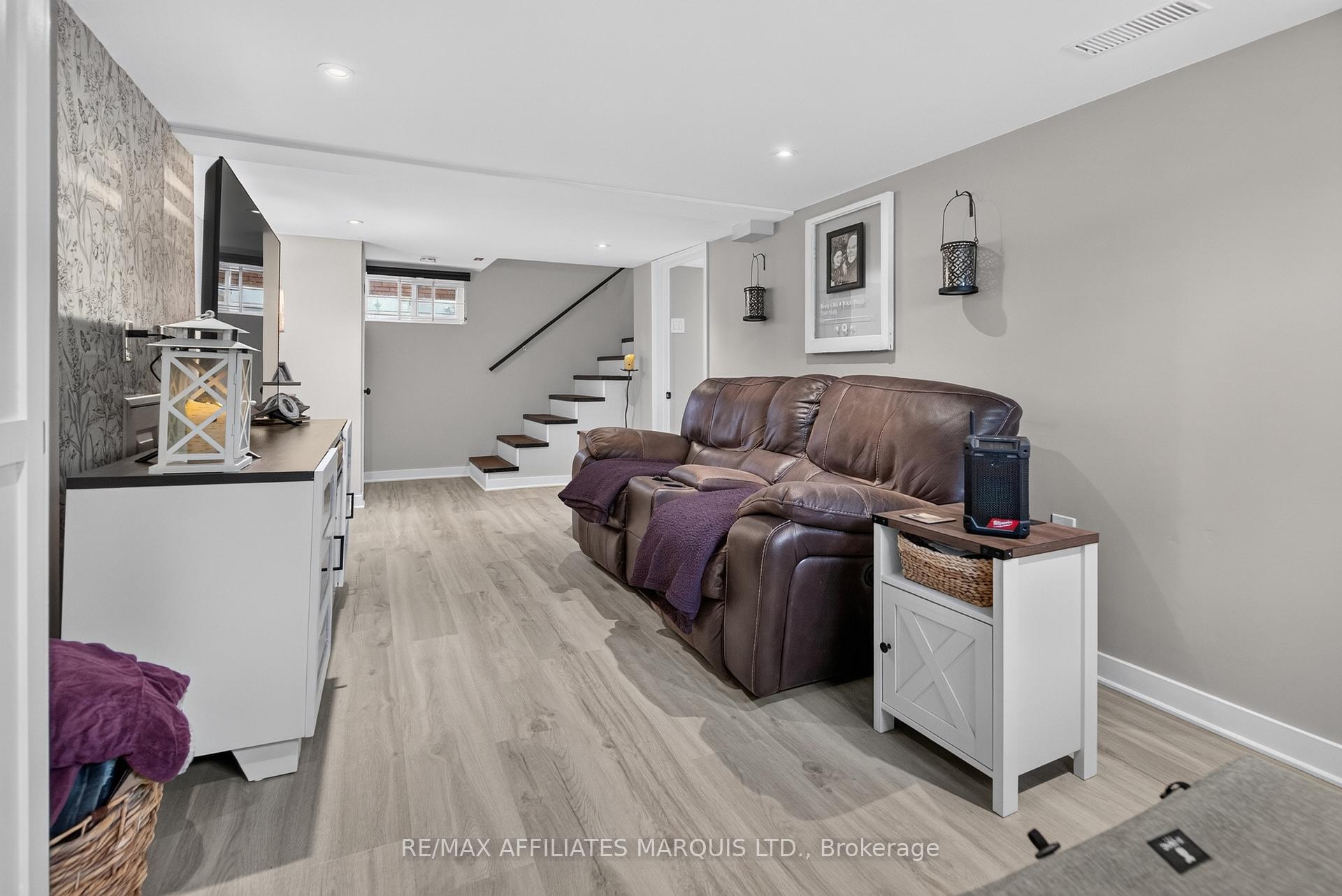 Photo 35 of 412 York Street, Cornwall, Cornwall — HOMEH