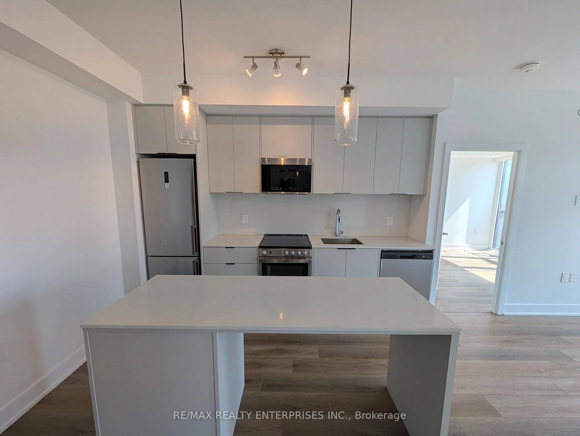 Photo 7 of Unit 706, 2088 James Street, Burlington, Brant — HOMEH