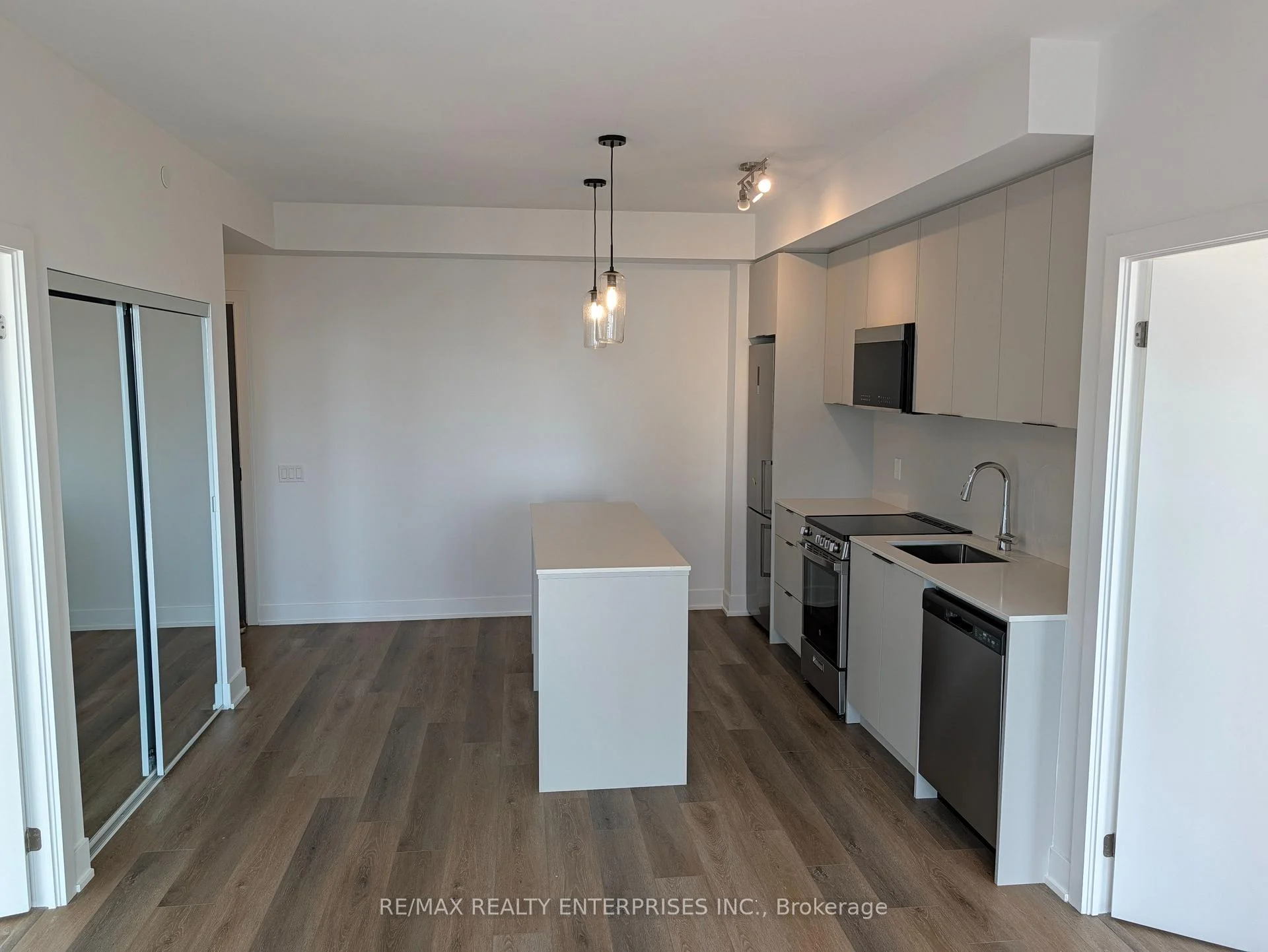 Photo 35 of Unit 706, 2088 James Street, Burlington, Brant — HOMEH