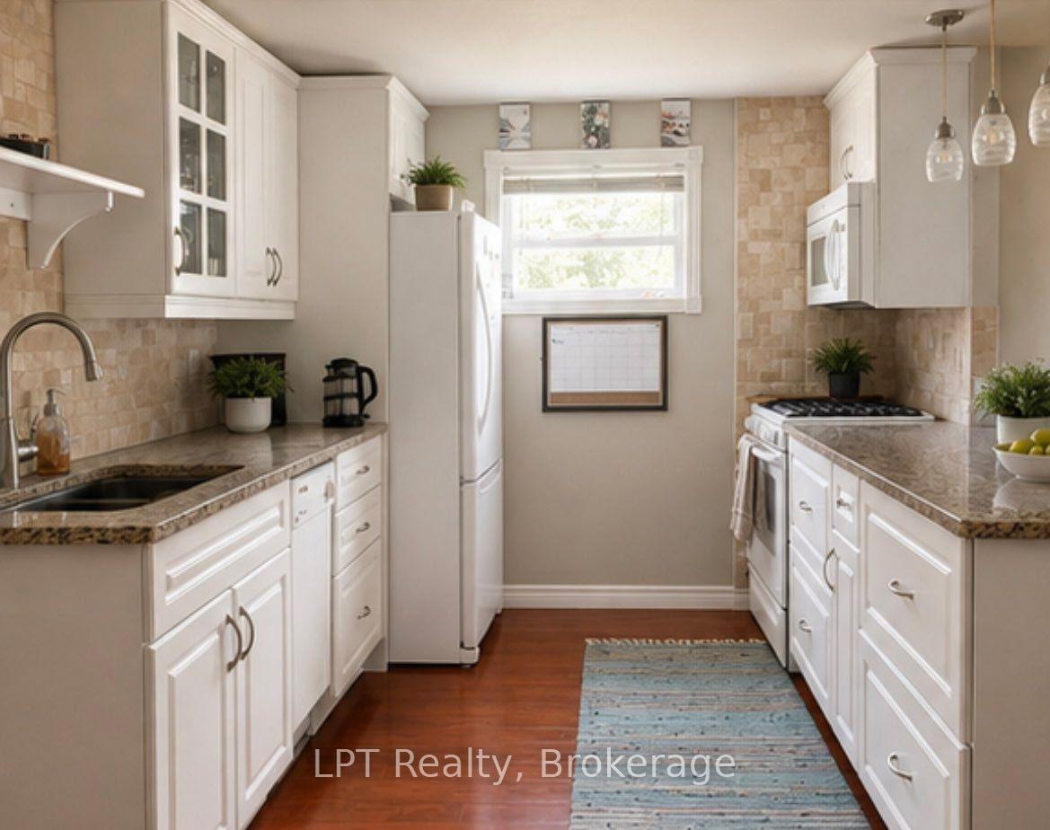 Photo 3 of 17 Bay Avenue, Prince Edward County, Ameliasburg Ward — HOMEH