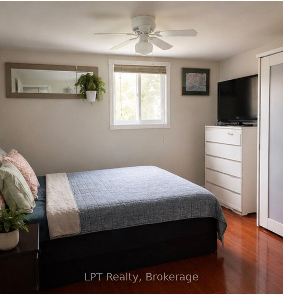 Photo 4 of 17 Bay Avenue, Prince Edward County, Ameliasburg Ward — HOMEH