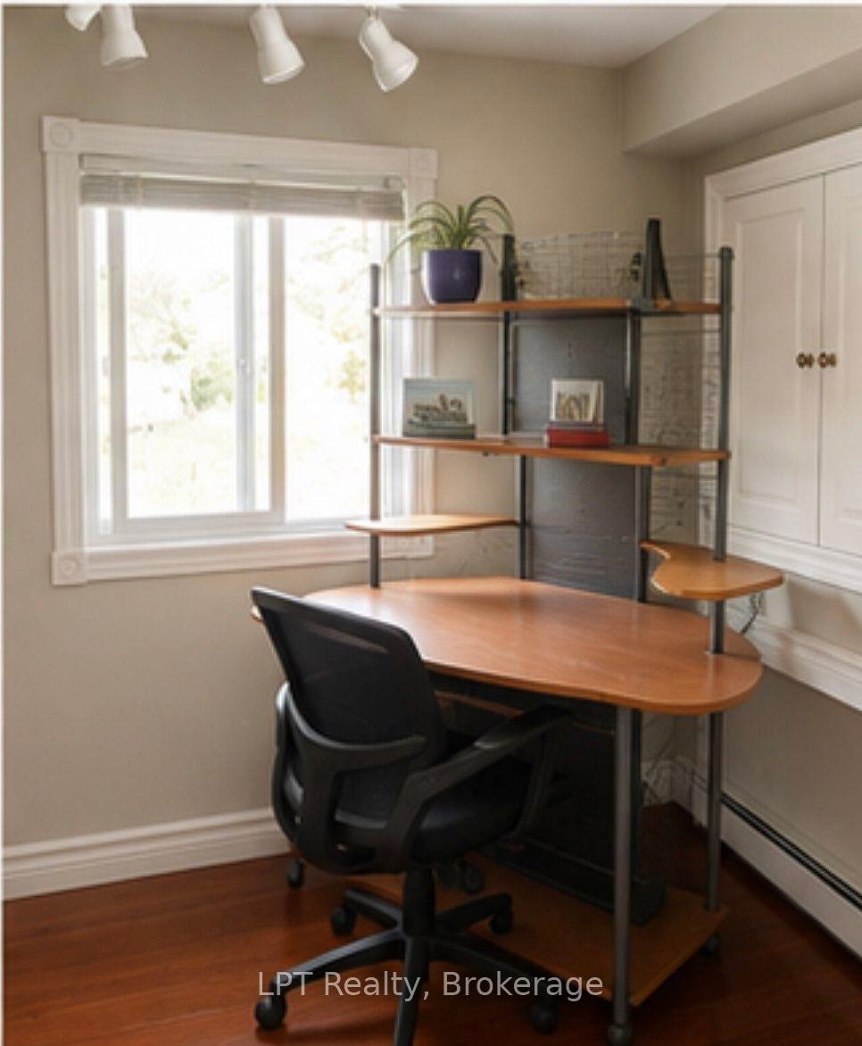 Photo 5 of 17 Bay Avenue, Prince Edward County, Ameliasburg Ward — HOMEH