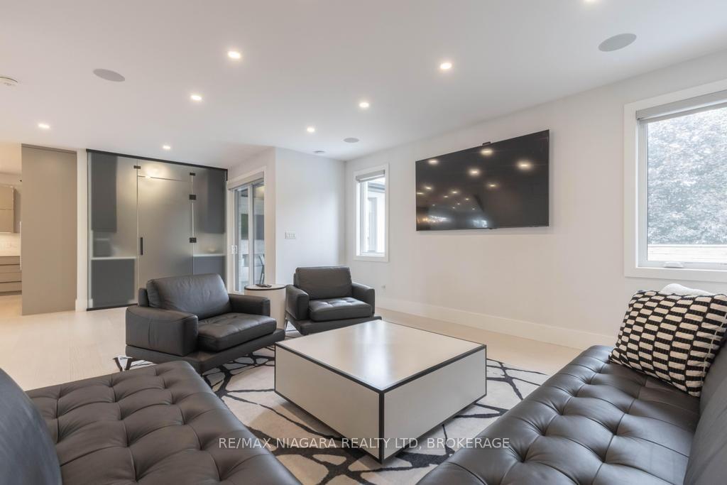 Photo 11 of 7775 Secretariat Court, Niagara Falls, Ascot — HOMEH