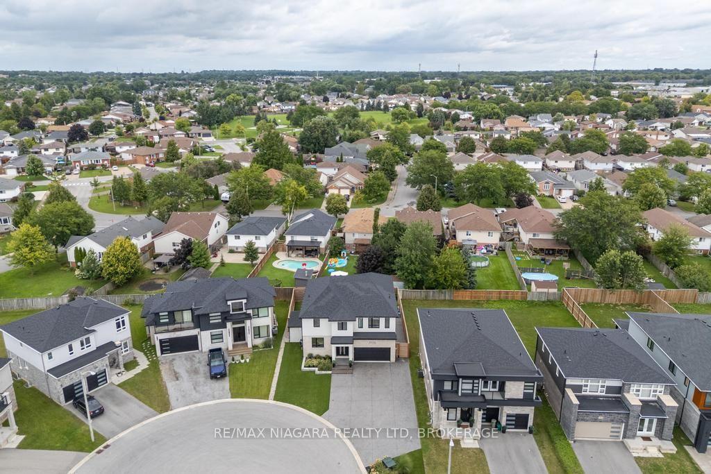 Photo 43 of 7775 Secretariat Court, Niagara Falls, Ascot — HOMEH