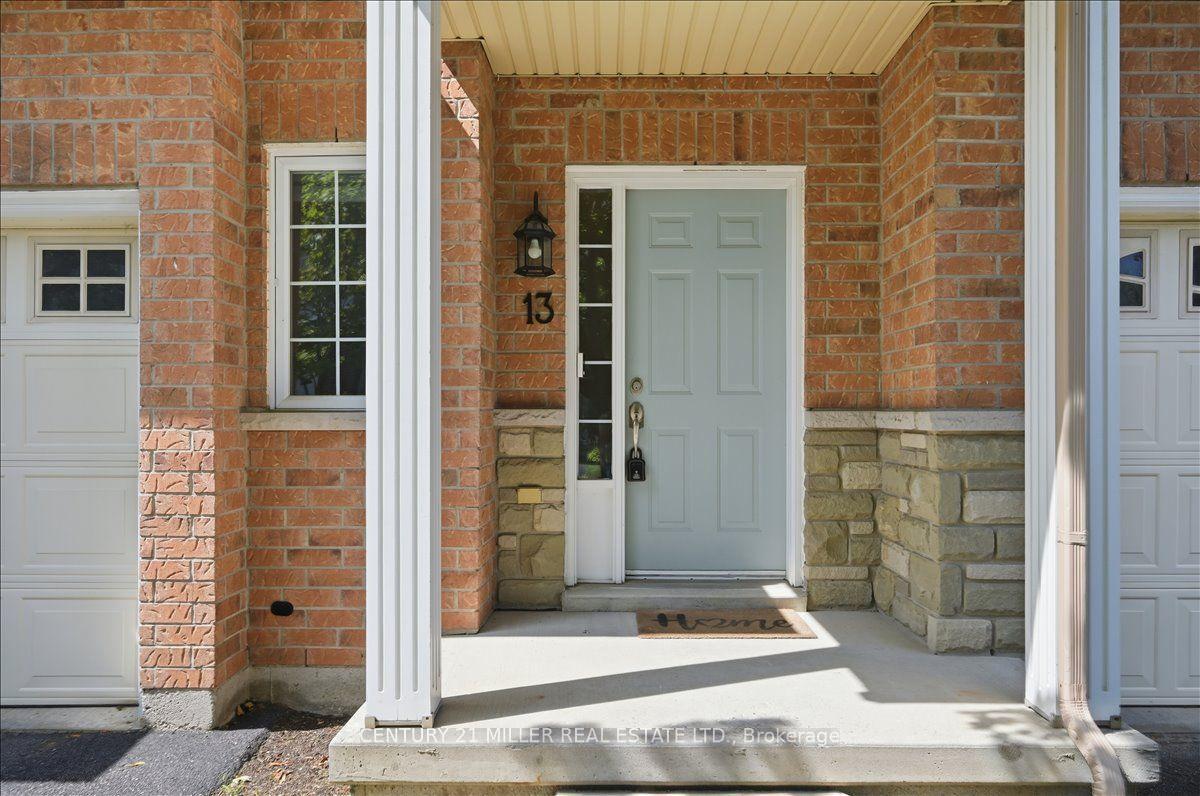 Photo 2 of Unit 13, 232 Stonehenge Drive, Hamilton, Meadowlands — HOMEH