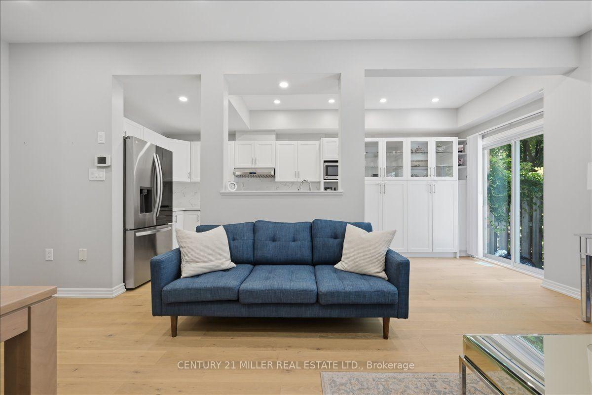 Photo 11 of Unit 13, 232 Stonehenge Drive, Hamilton, Meadowlands — HOMEH