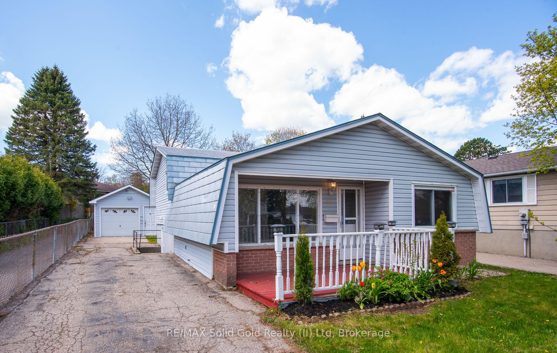 Photo 4 of 87 Christopher Drive, Waterloo, Lincoln Heights — HOMEH