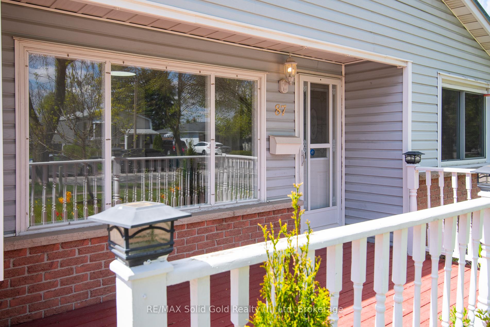Photo 5 of 87 Christopher Drive, Waterloo, Lincoln Heights — HOMEH