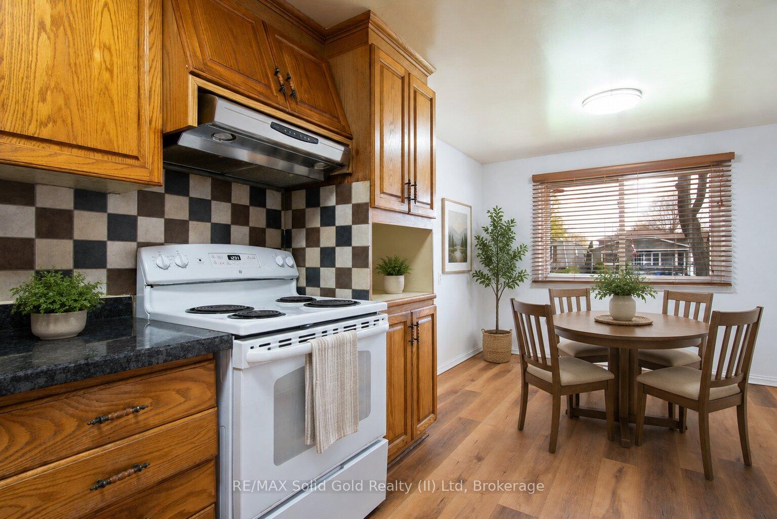 Photo 9 of 87 Christopher Drive, Waterloo, Lincoln Heights — HOMEH