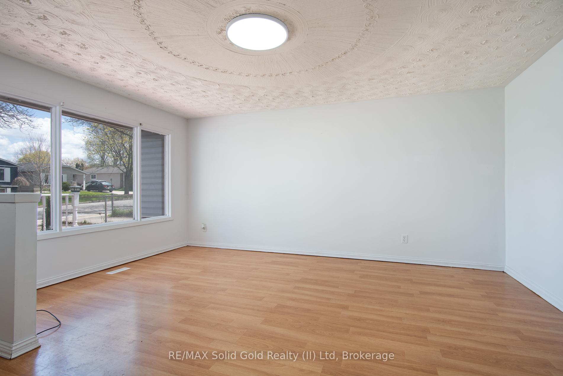 Photo 18 of 87 Christopher Drive, Waterloo, Lincoln Heights — HOMEH