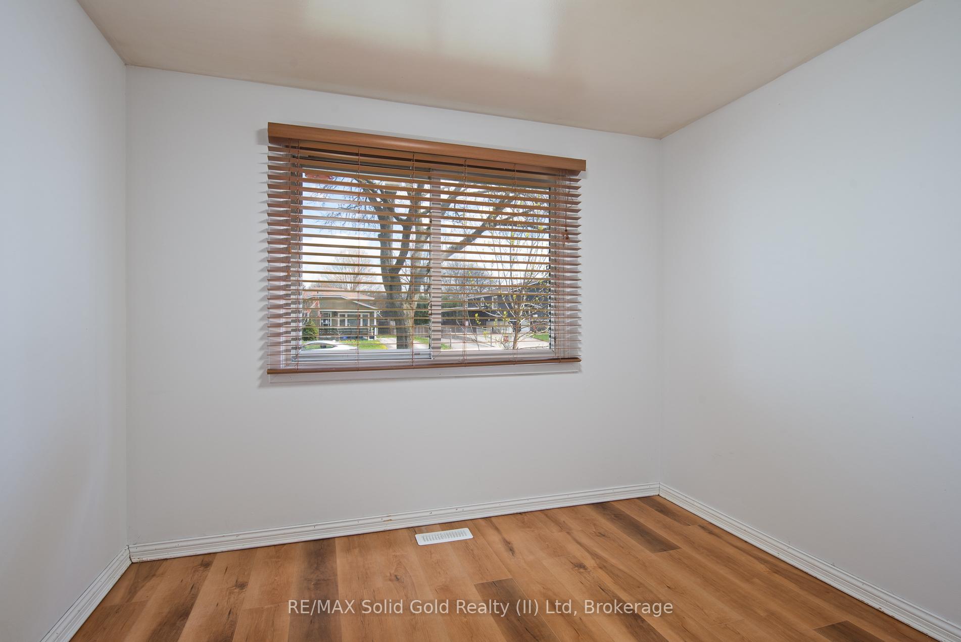 Photo 20 of 87 Christopher Drive, Waterloo, Lincoln Heights — HOMEH