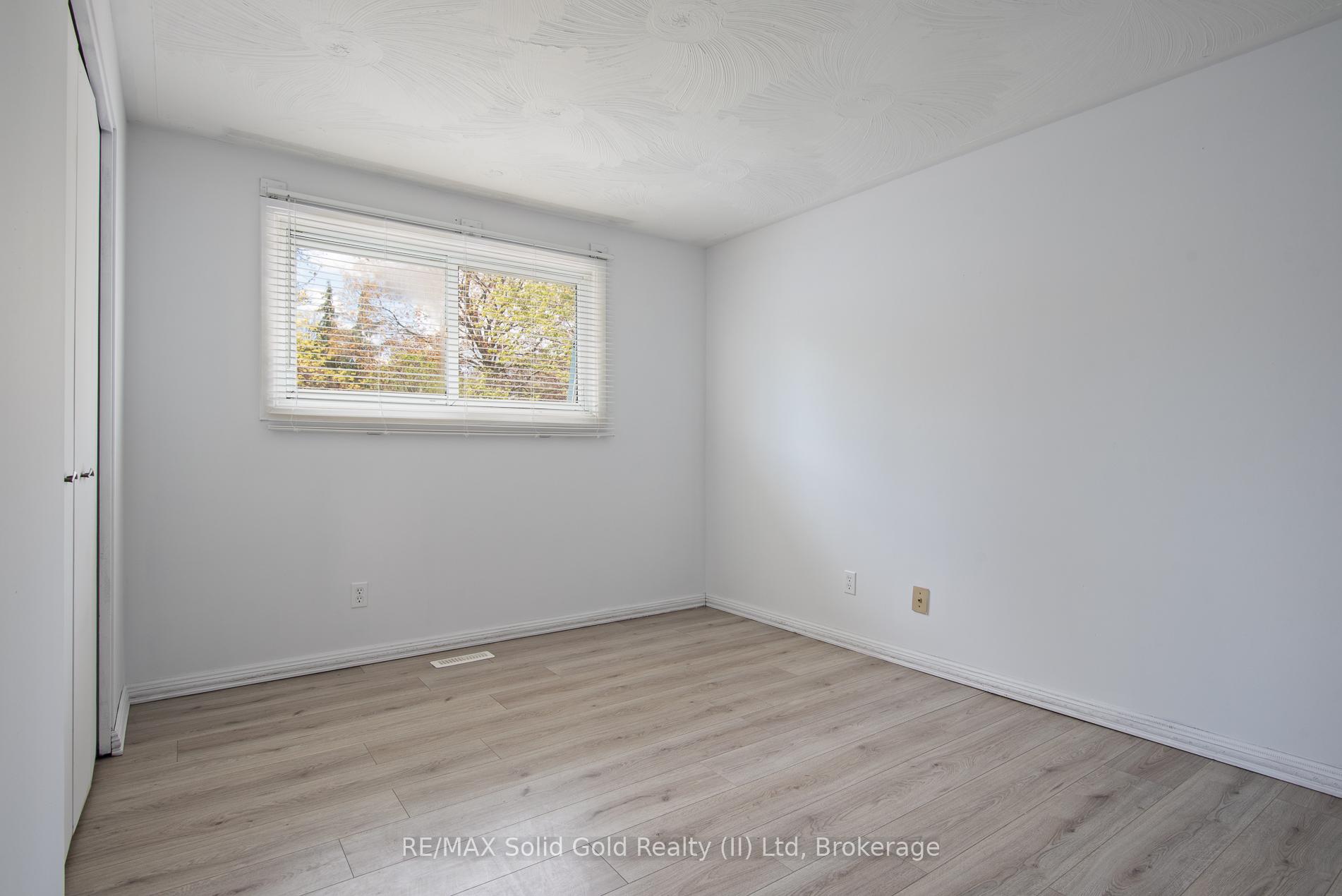 Photo 21 of 87 Christopher Drive, Waterloo, Lincoln Heights — HOMEH