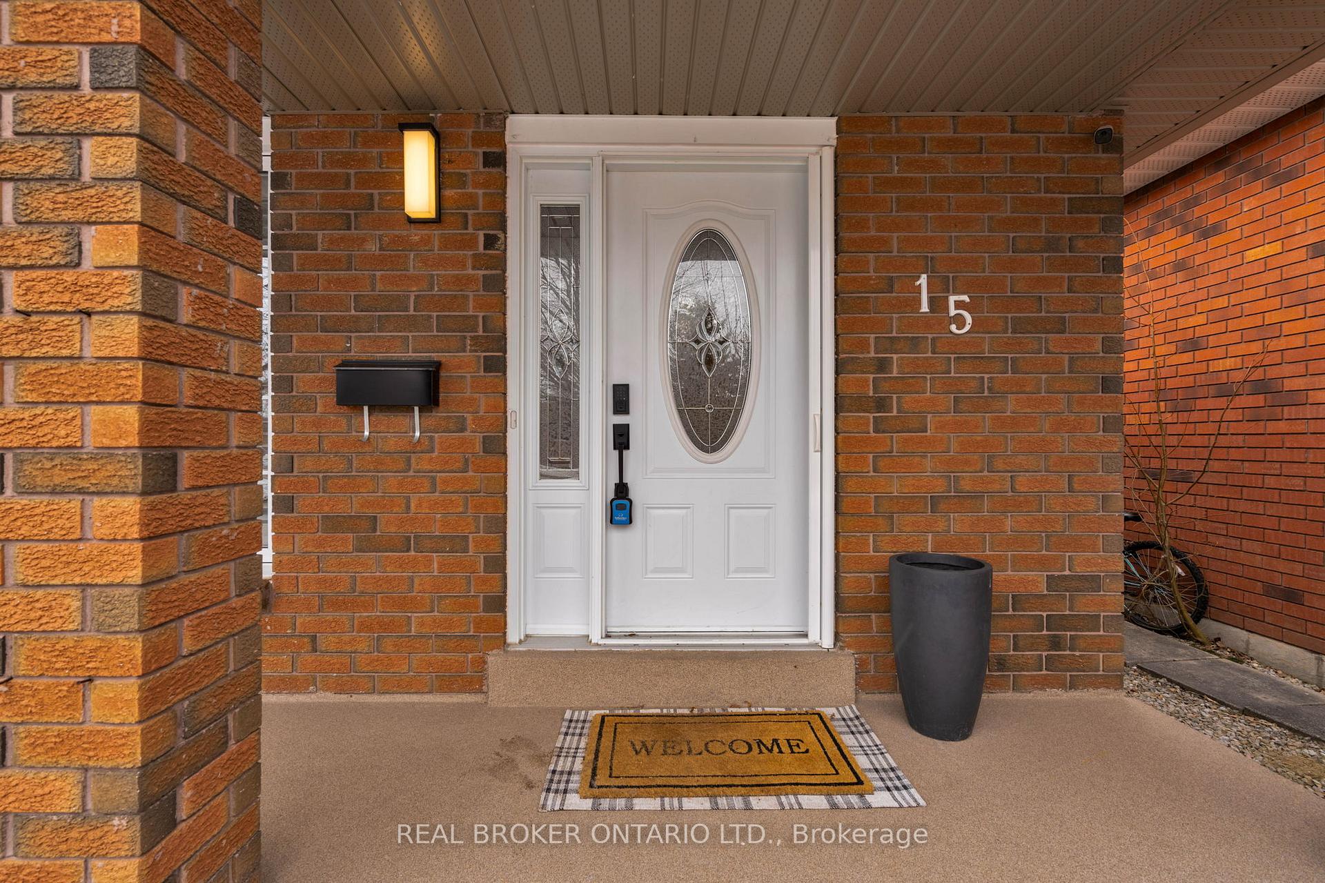 Photo 4 of 15 Buchanan Street, Barrie, Grove East — HOMEH