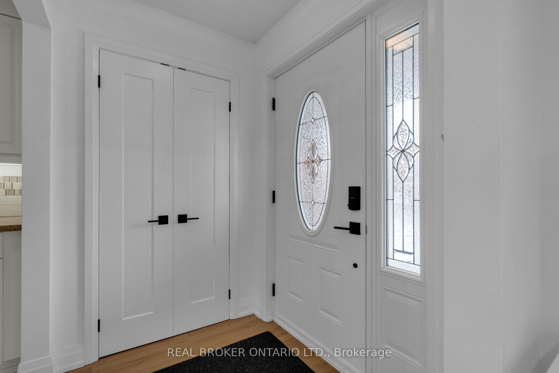 Photo 5 of 15 Buchanan Street, Barrie, Grove East — HOMEH