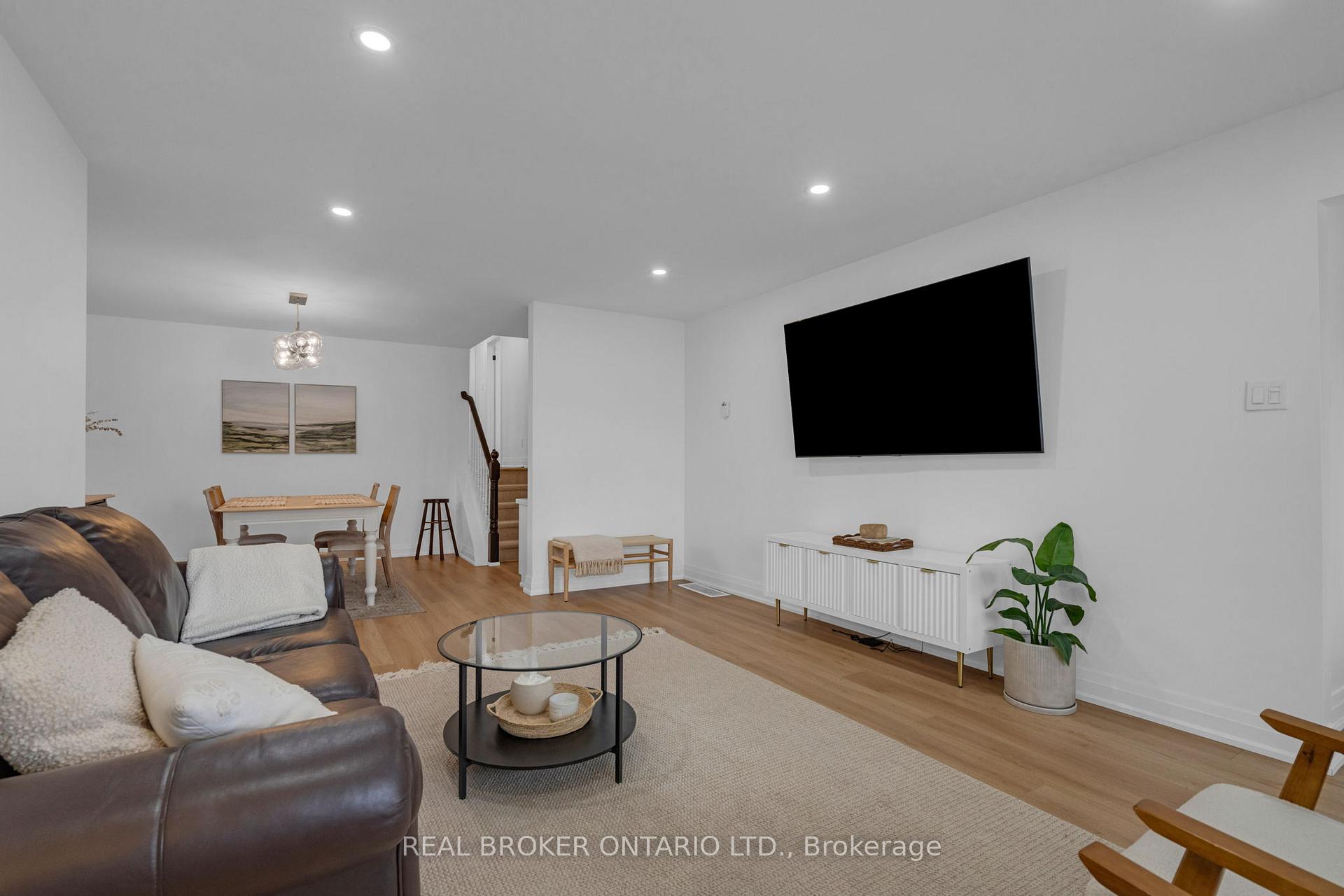Photo 9 of 15 Buchanan Street, Barrie, Grove East — HOMEH