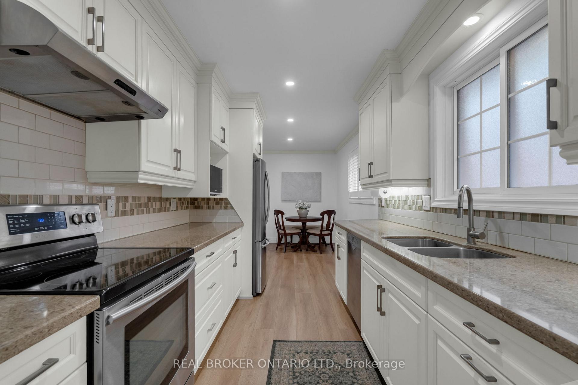 Photo 10 of 15 Buchanan Street, Barrie, Grove East — HOMEH