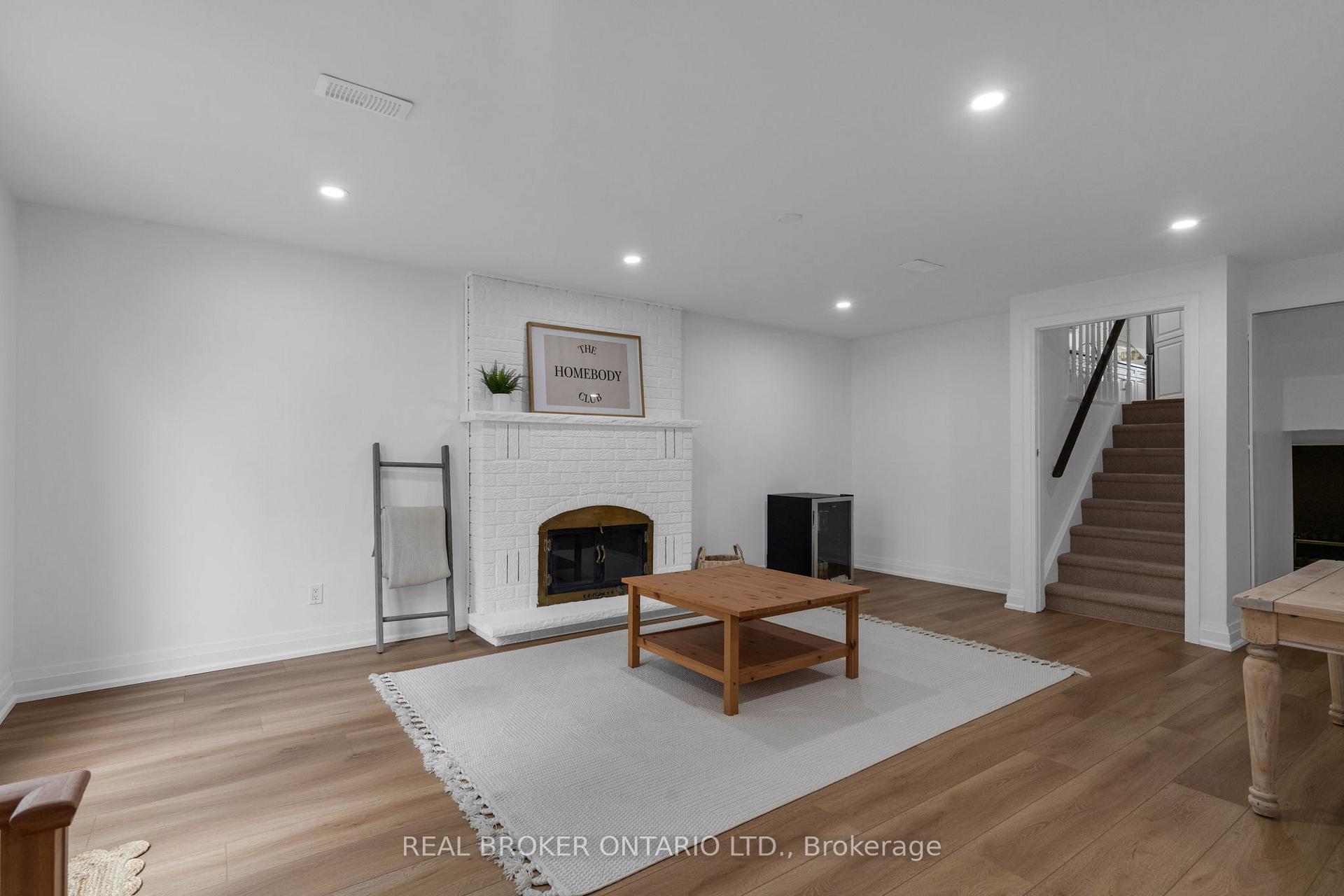 Photo 30 of 15 Buchanan Street, Barrie, Grove East — HOMEH