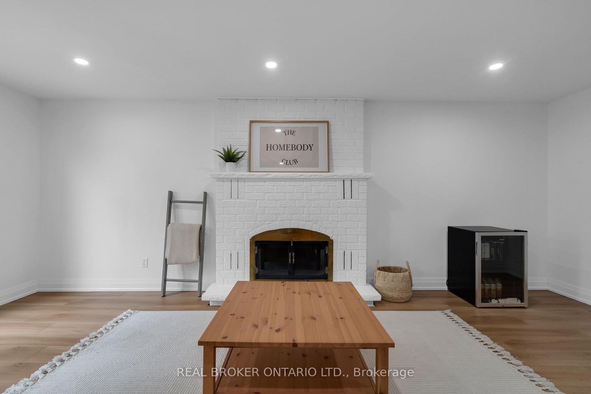 Photo 32 of 15 Buchanan Street, Barrie, Grove East — HOMEH