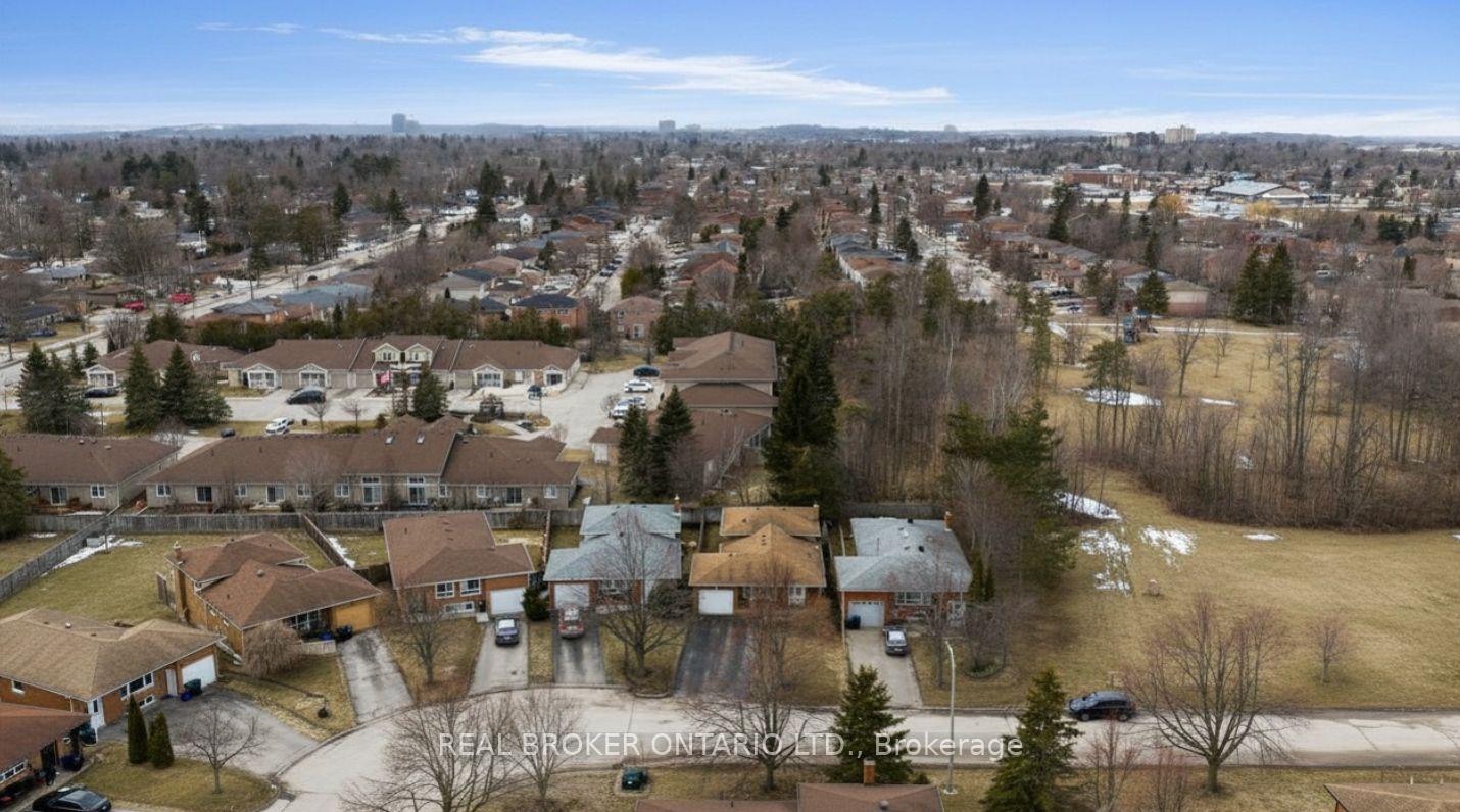 Photo 49 of 15 Buchanan Street, Barrie, Grove East — HOMEH