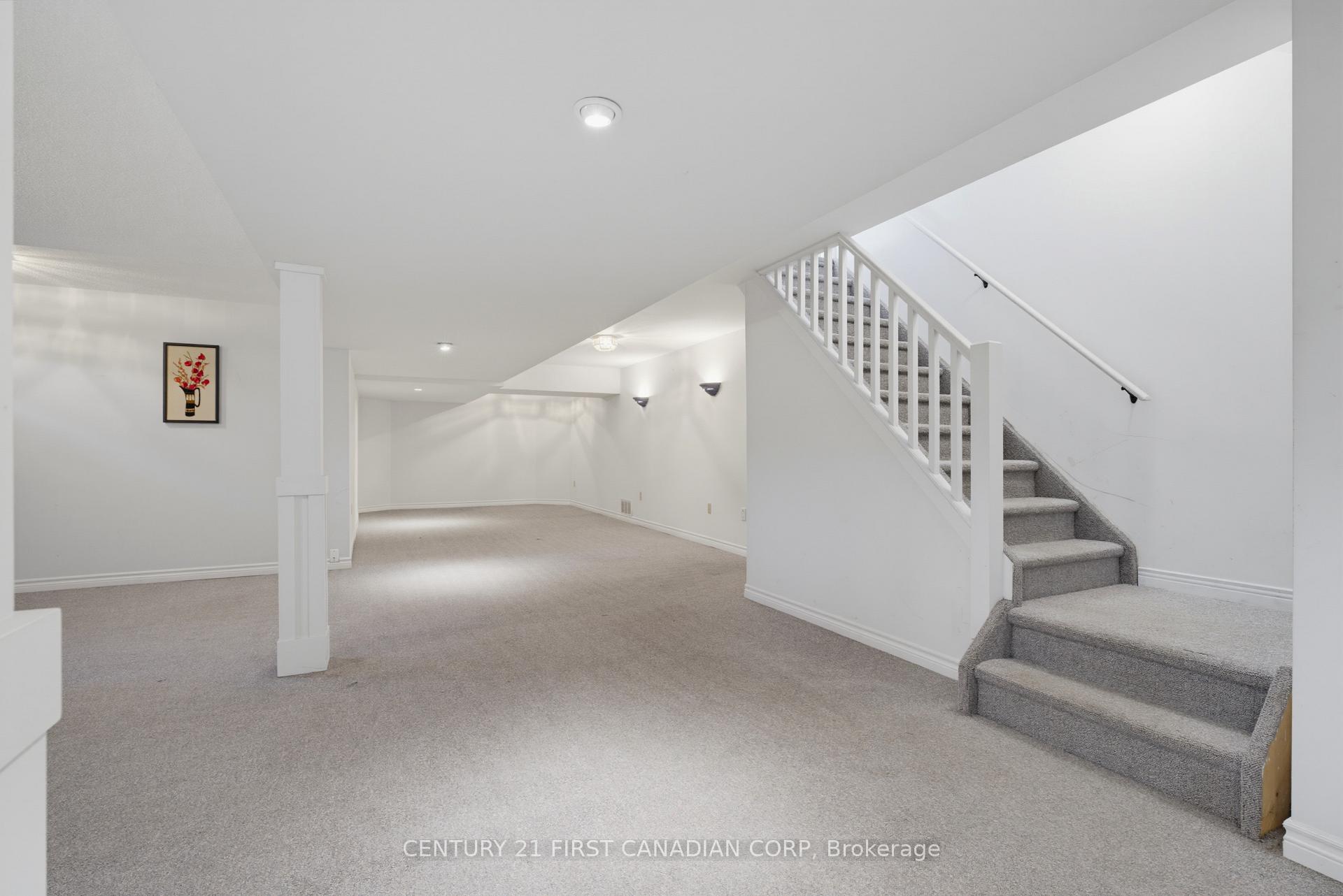 Photo 35 of 23 Shetland Crescent, London, North G — HOMEH