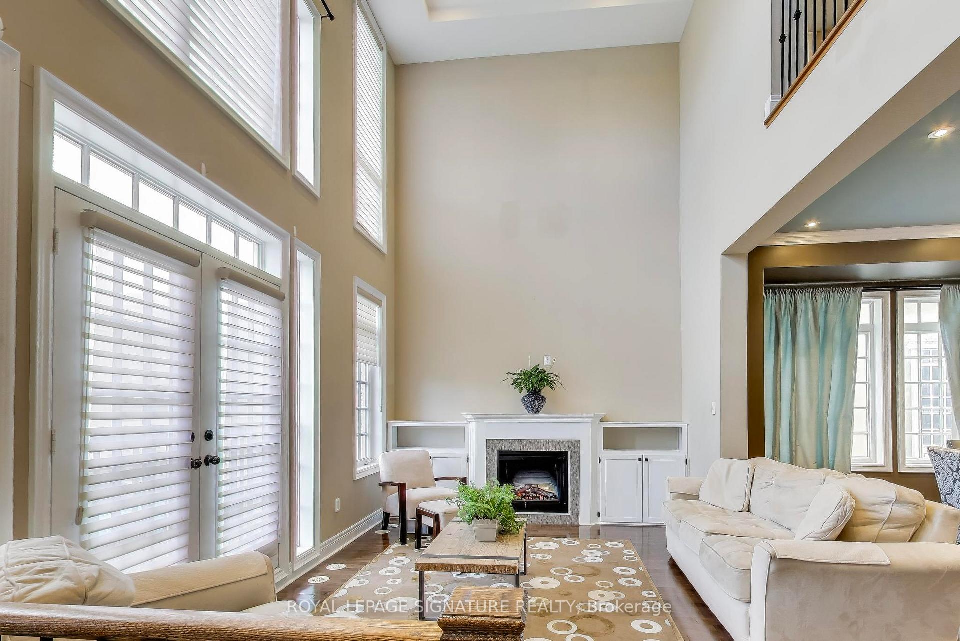 Photo 3 of 14 Bonnycastle Road, Markham, Unionville — HOMEH