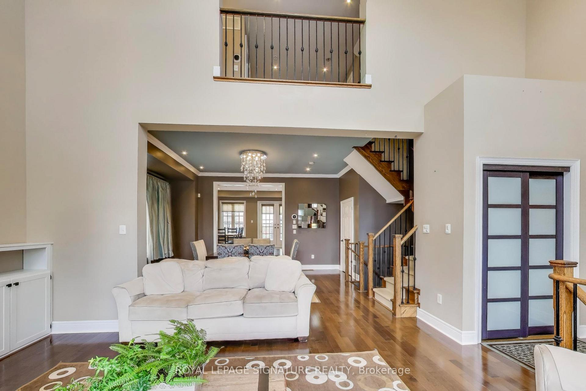 Photo 4 of 14 Bonnycastle Road, Markham, Unionville — HOMEH