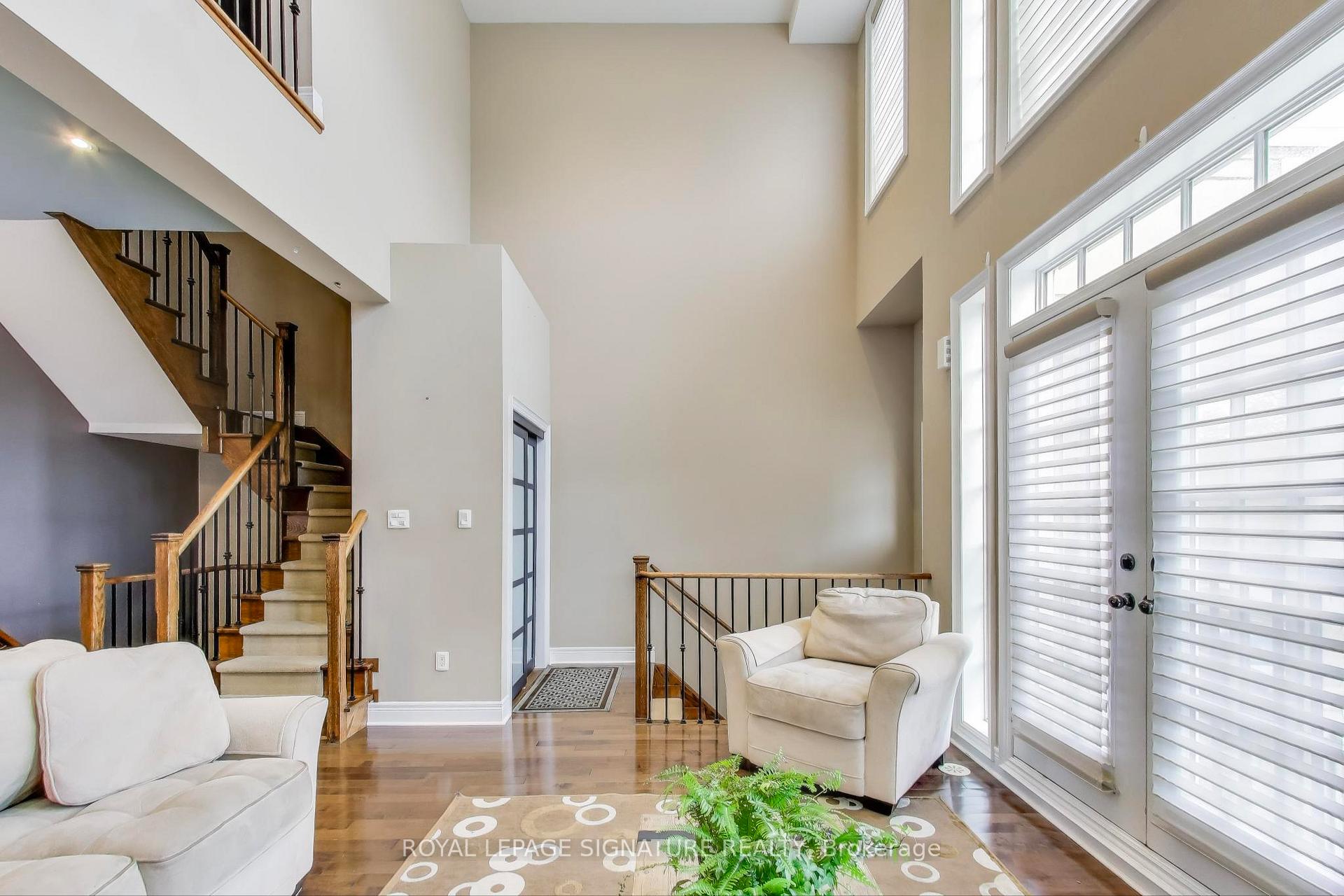 Photo 5 of 14 Bonnycastle Road, Markham, Unionville — HOMEH